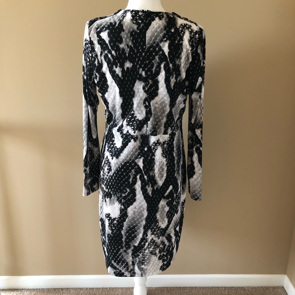 Snakeskin print classy dress - Picture 2 of 5